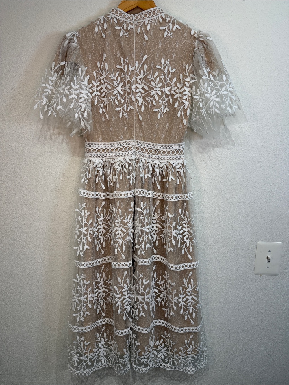 Ivy City Co Nude & White Embroidered Tulle Romantic Cottagecore size Small - Picture 5 of 11